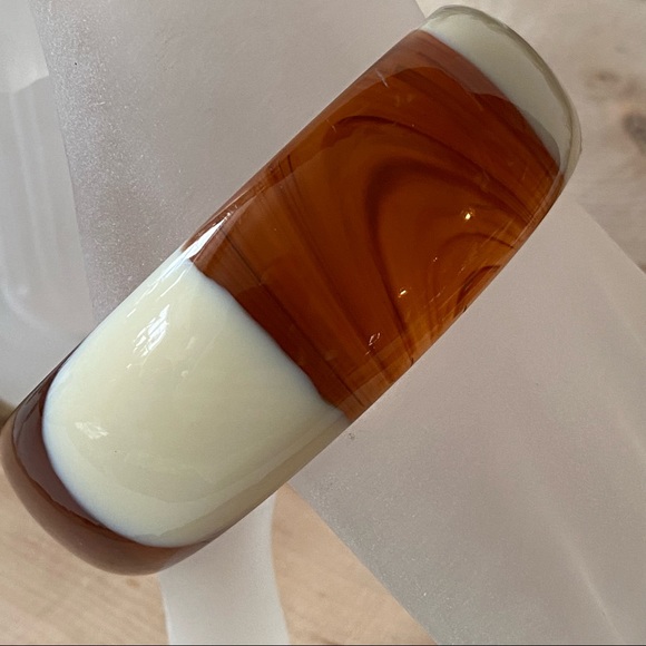 VTG- Cream & Root Beer Banded Thermoset Lucite Bangle Bracelet - Picture 3 of 8